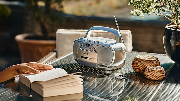 Table with GV-PS823-SR.